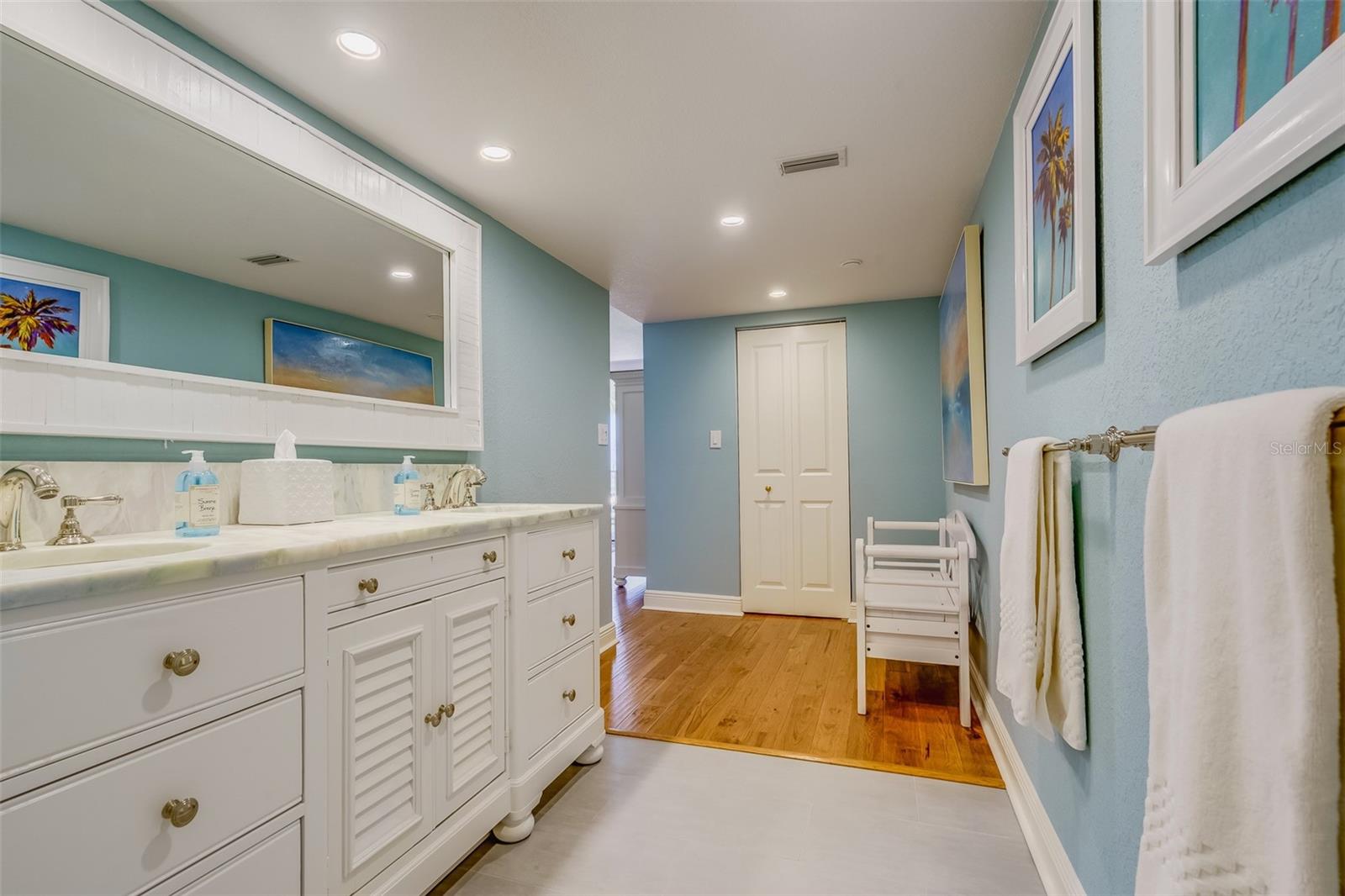 LANDMARK TOWERS - Residential Lease