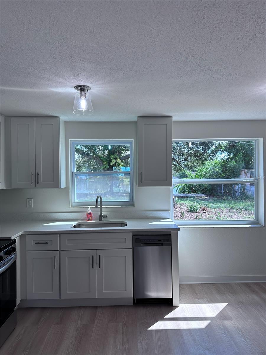 CROSS BAYOU ESTATES 7TH ADD - Residential