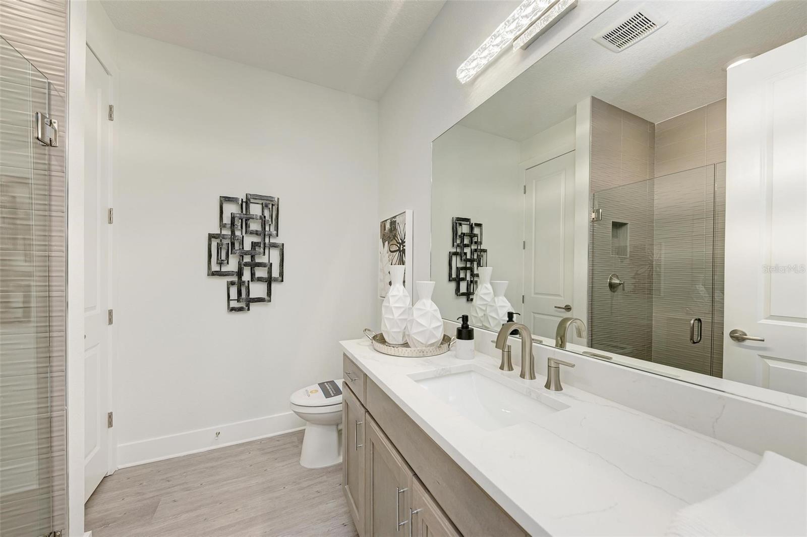 AQUA LAGOON TWNHMS - Residential