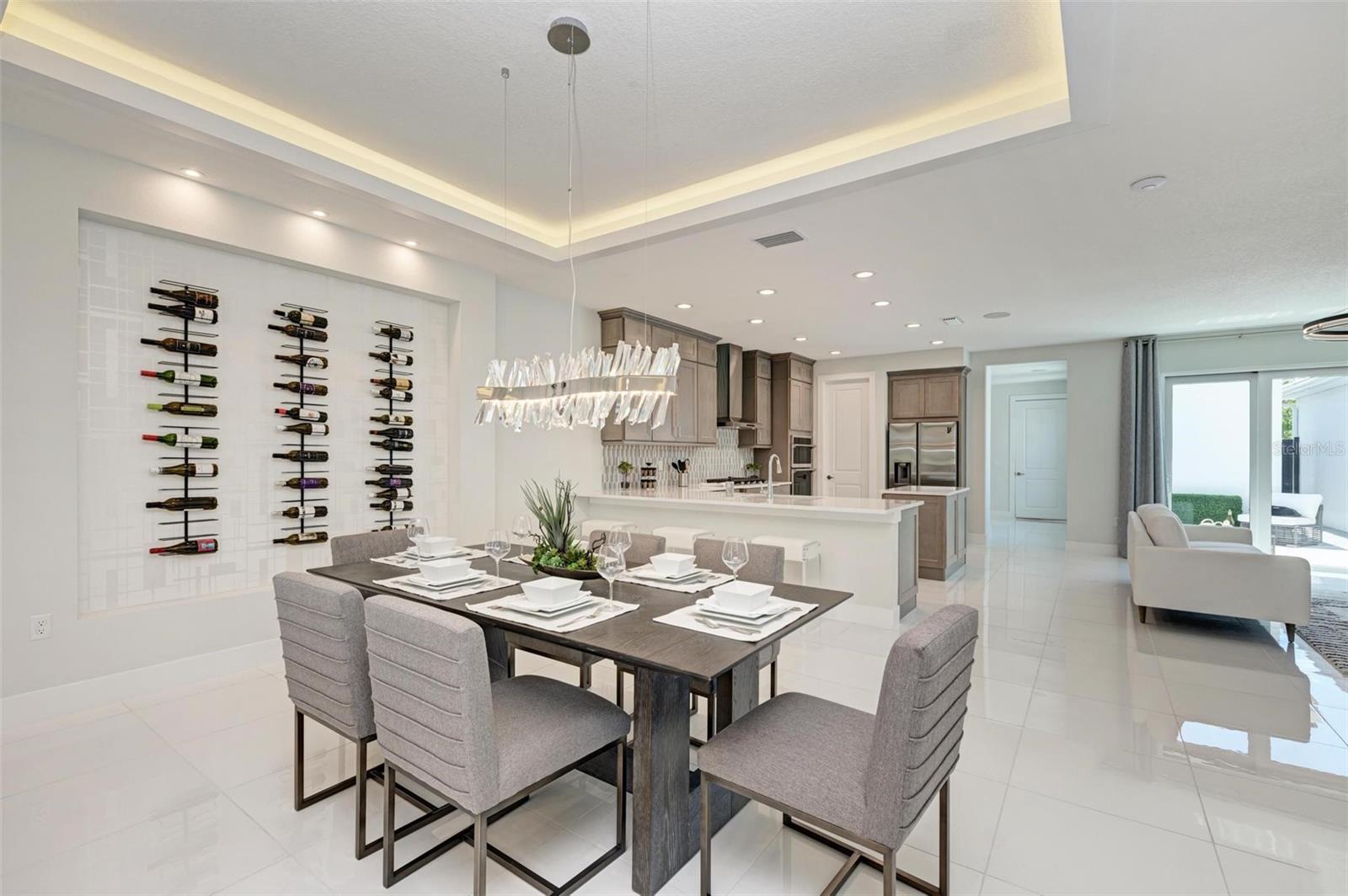 AQUA LAGOON TWNHMS - Residential