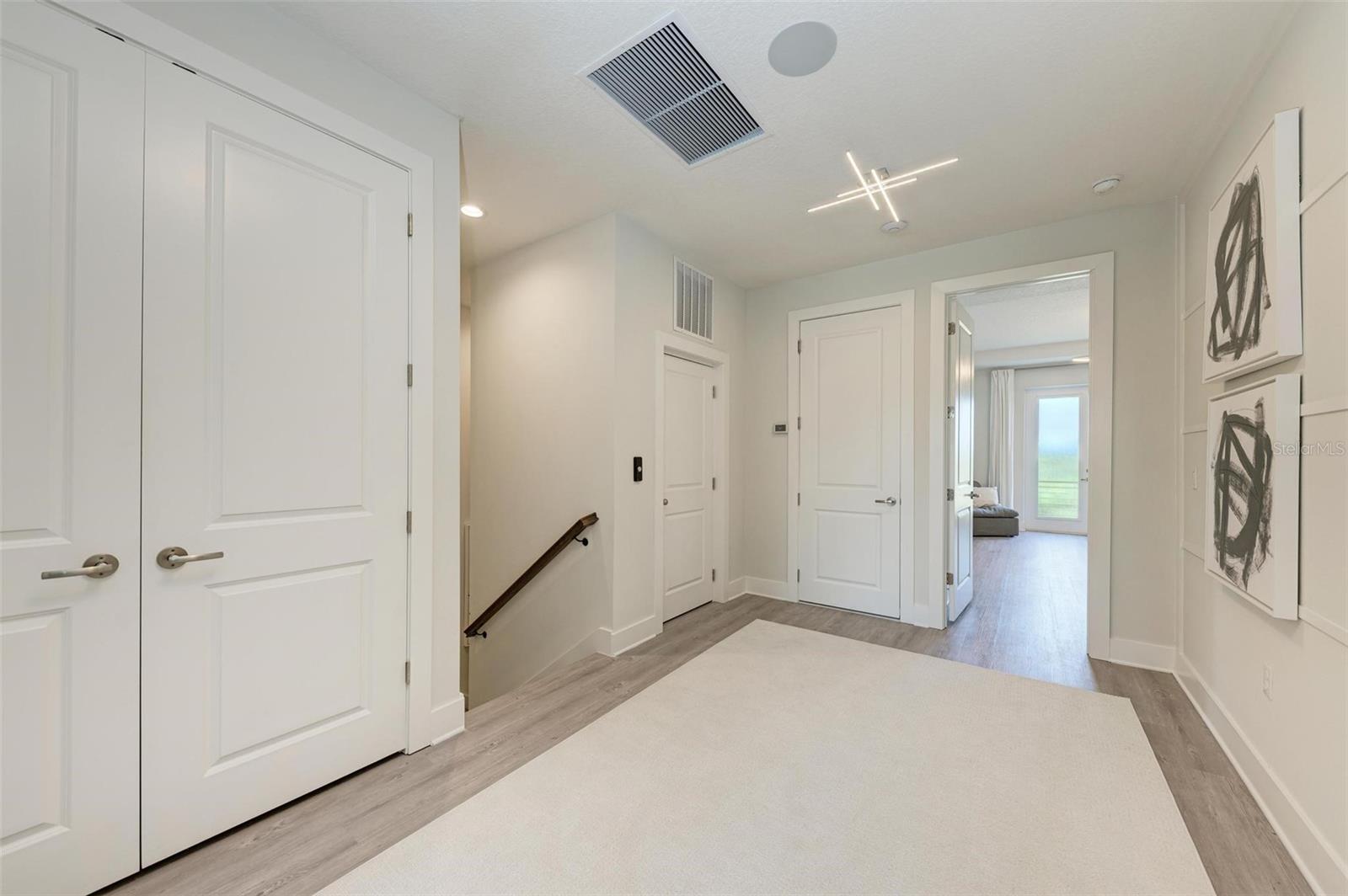 AQUA LAGOON TWNHMS - Residential