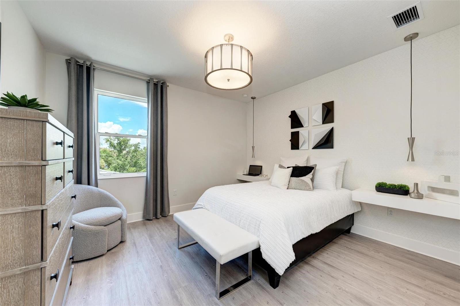 AQUA LAGOON TWNHMS - Residential