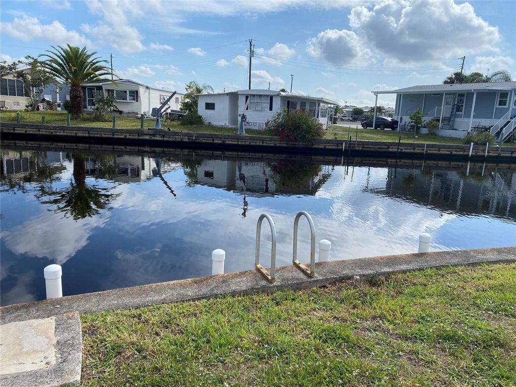 Photo of 508 Windsor Place, North Port, FL 34287 (MLS # N6144154)