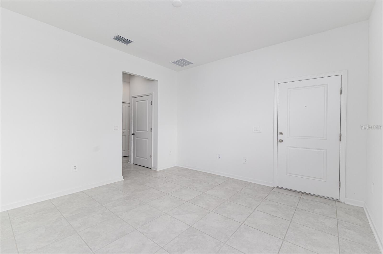 RANCHES/LK MCLEOD II - Residential Lease