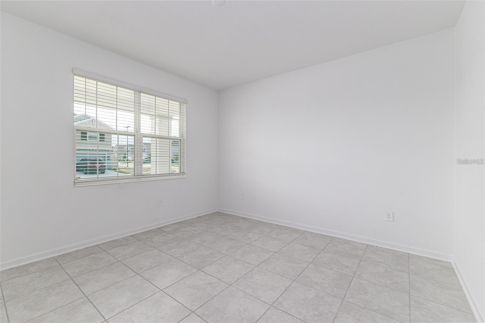 RANCHES/LK MCLEOD II - Residential Lease