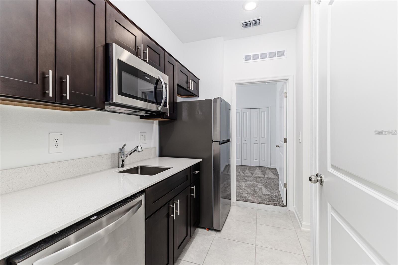 RANCHES/LK MCLEOD II - Residential Lease