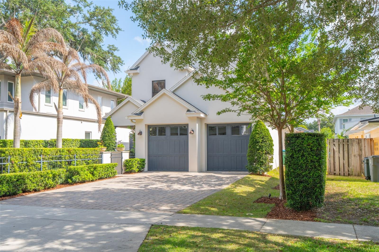 1420 MAGNOLIA AVENUE