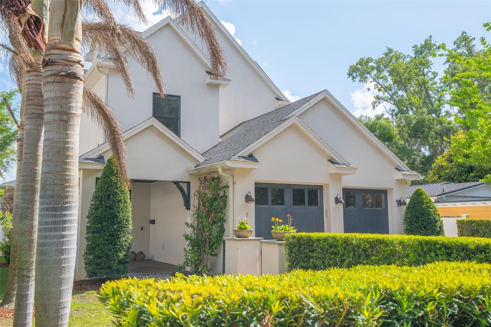 1420 MAGNOLIA AVENUE