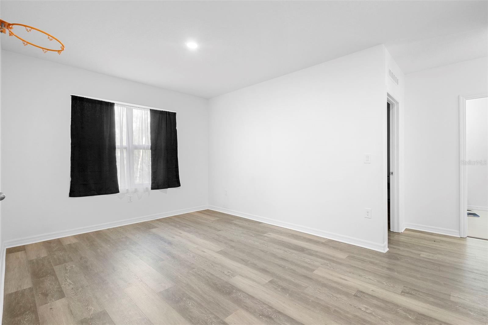 VICTORIA OAKS PH A - Residential