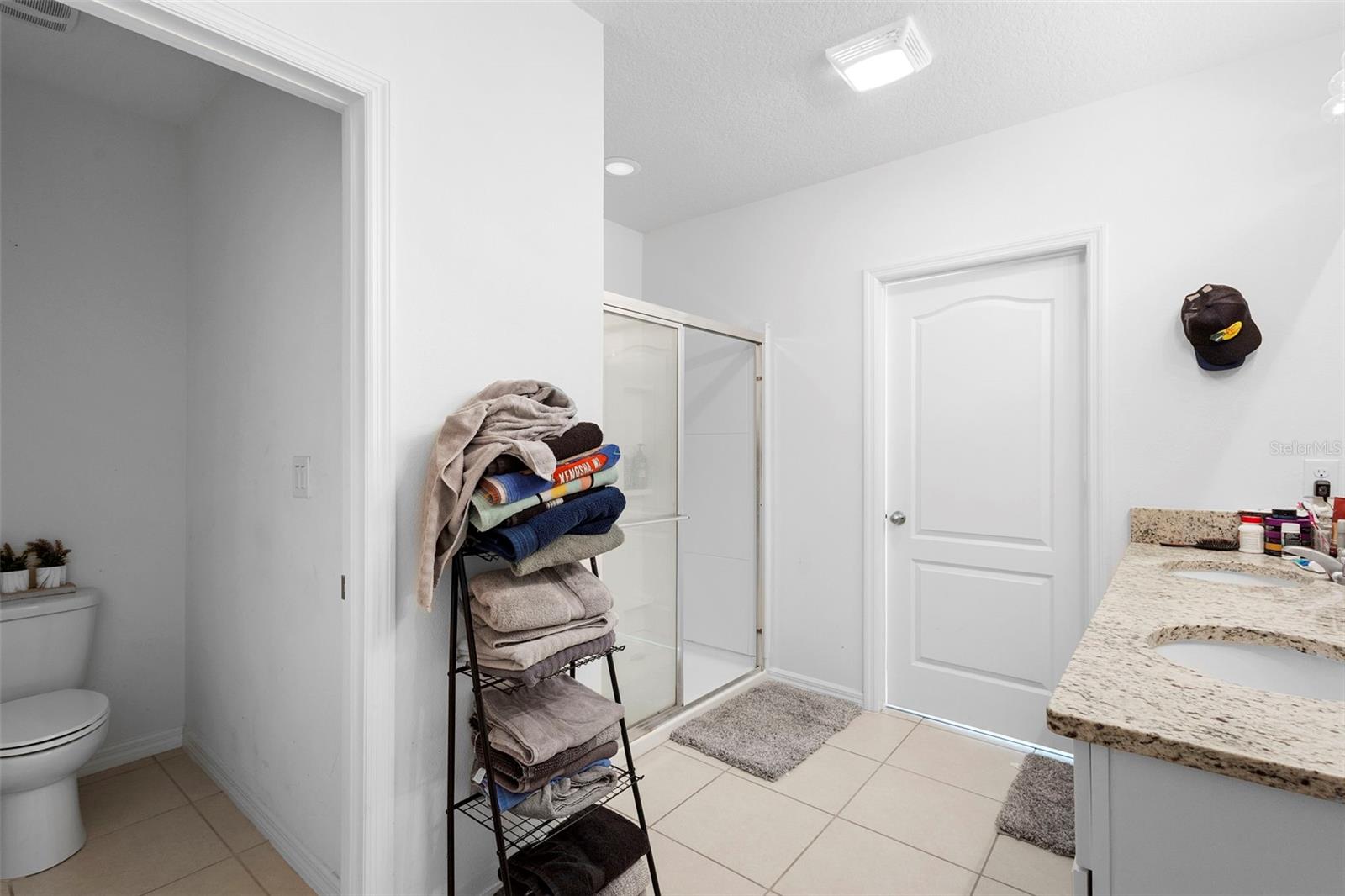 VICTORIA OAKS PH A - Residential