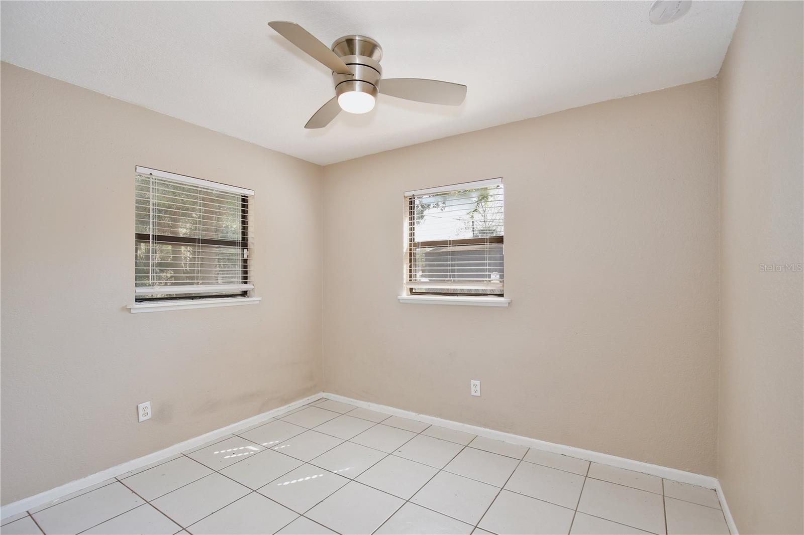 ACADEMY MANOR UNIT 01 - Residential