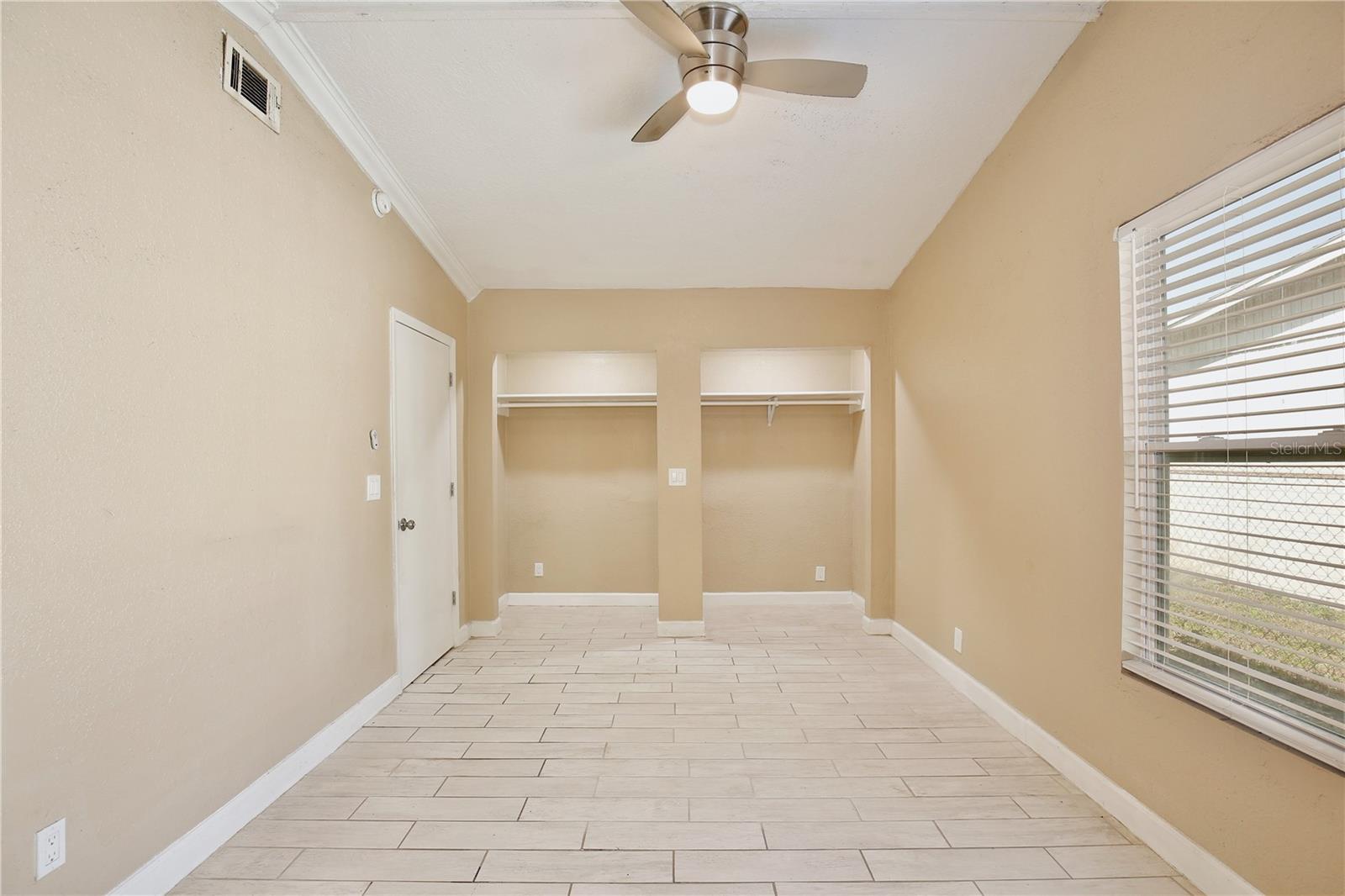 ACADEMY MANOR UNIT 01 - Residential