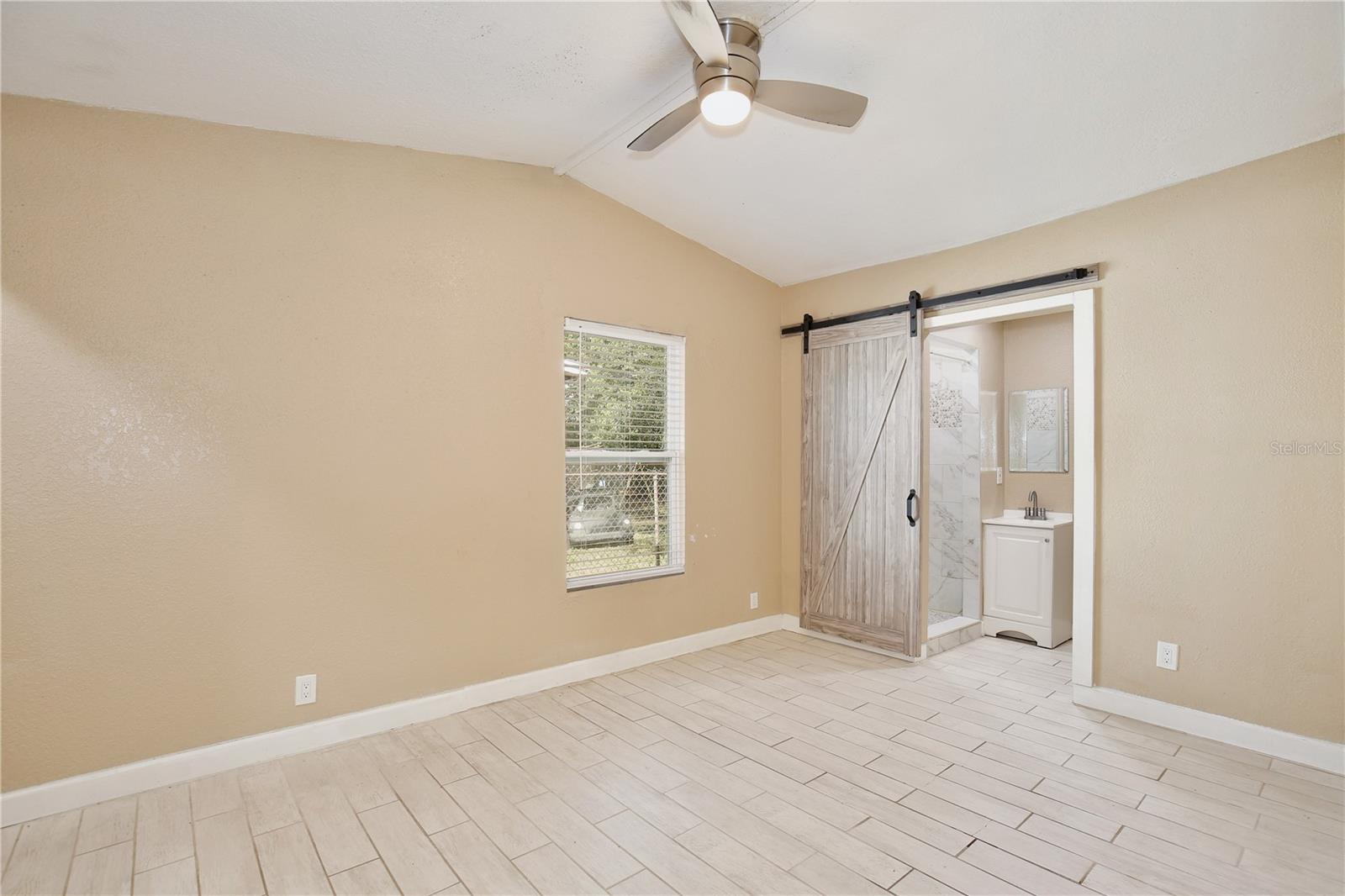 ACADEMY MANOR UNIT 01 - Residential