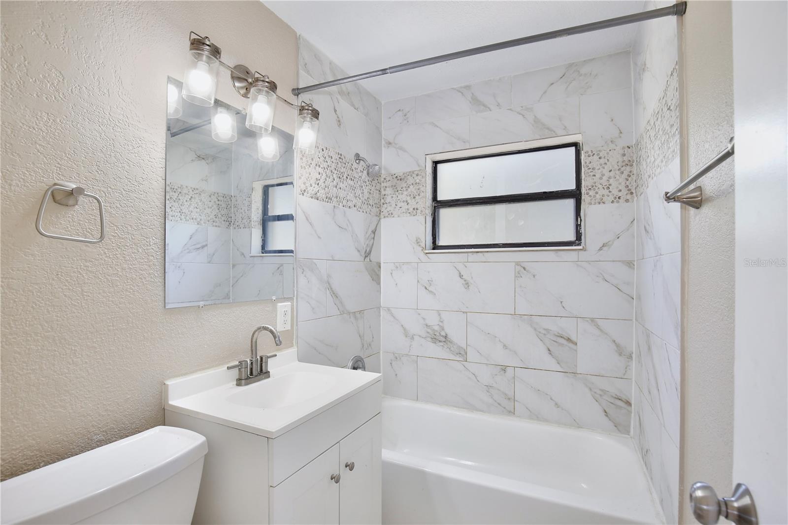 ACADEMY MANOR UNIT 01 - Residential