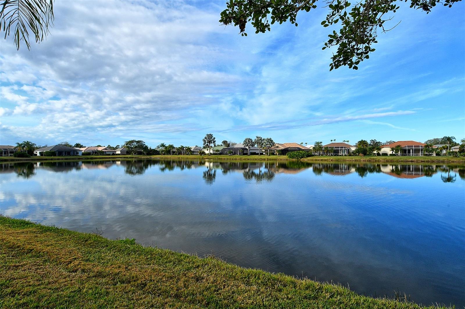 HERITAGE OAKS GOLF & COUNTRY CLUB - Residential