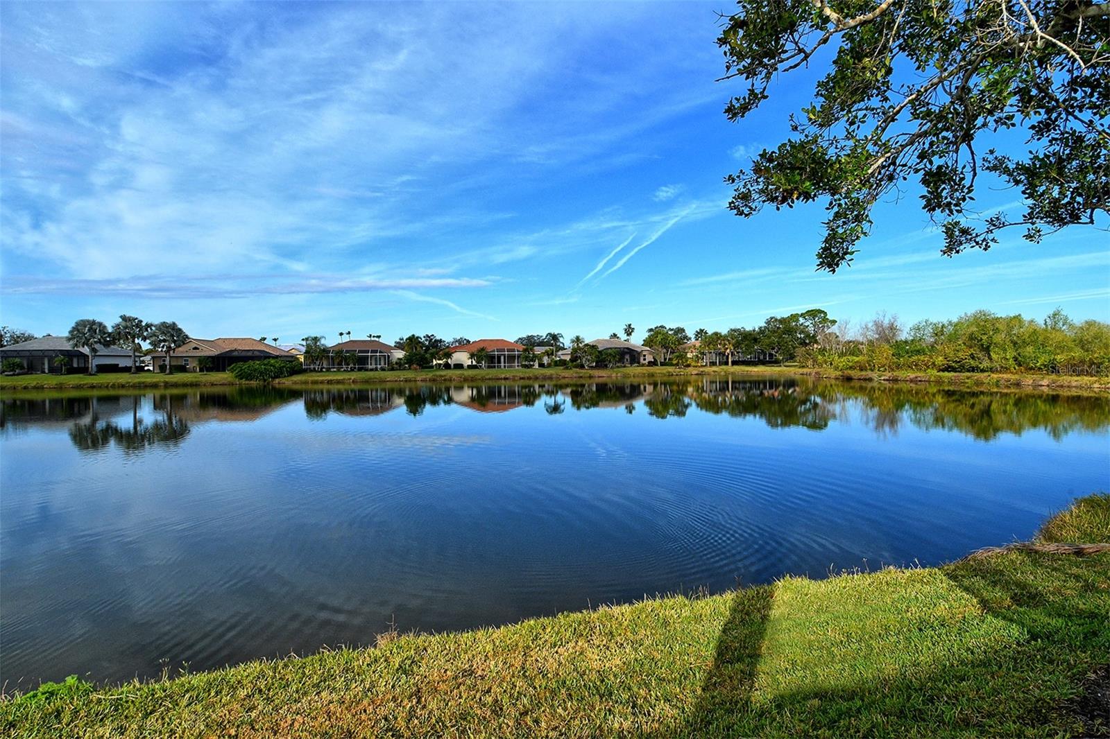 HERITAGE OAKS GOLF & COUNTRY CLUB - Residential