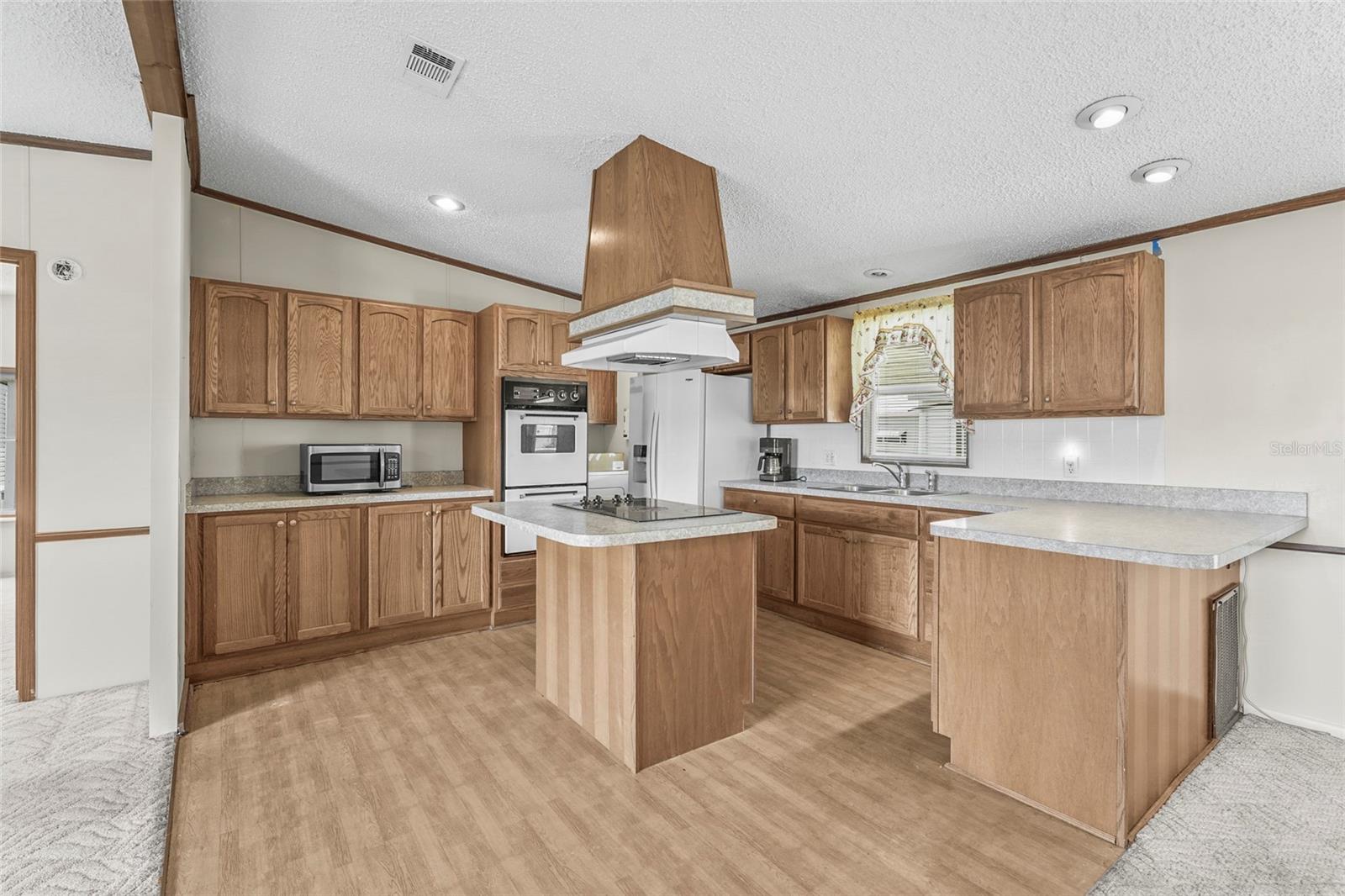 SKYWAY VILLAGE ESTATES CO-OP - Residential