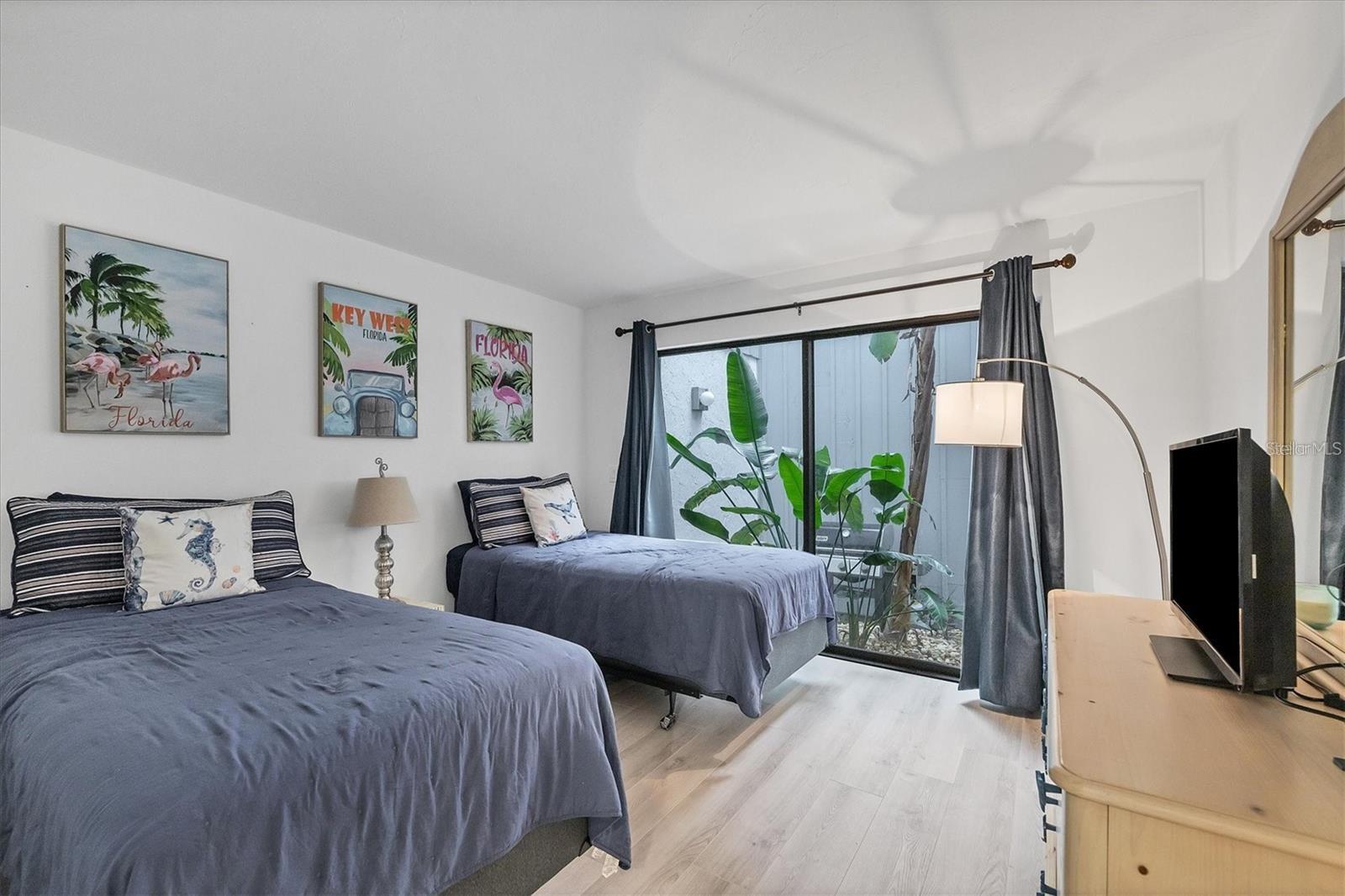 HARBOUR TOWNE - Residential