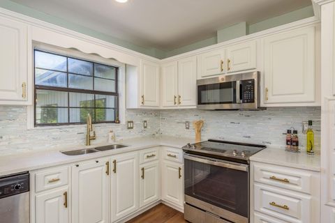 Tiny photo for 1416 Grove Avenue, Leesburg, FL 34748 (MLS # TB8441414)