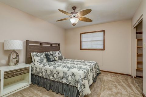 Tiny photo for 1416 Grove Avenue, Leesburg, FL 34748 (MLS # TB8441414)