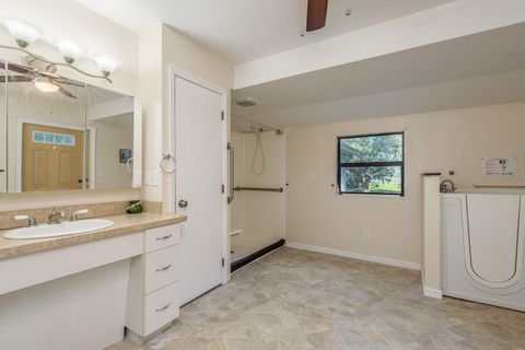 Tiny photo for 1416 Grove Avenue, Leesburg, FL 34748 (MLS # TB8441414)