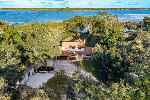 Photo of 1416 Grove Avenue, Leesburg, FL 34748 (MLS # TB8441414)