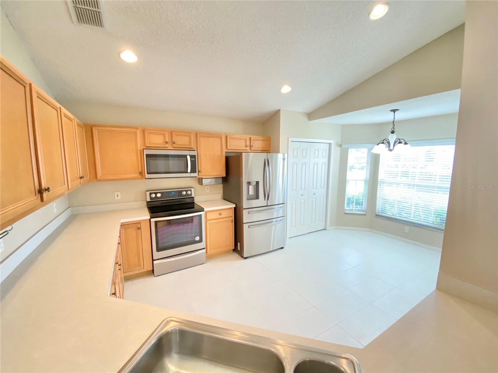 WATERFORD CHASE VILLAGE TR D - Residential Lease