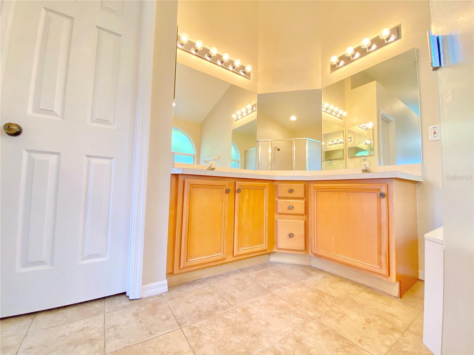 WATERFORD CHASE VILLAGE TR D - Residential Lease