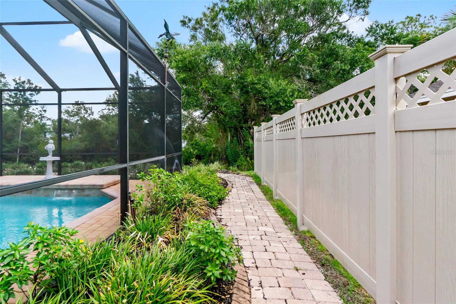 EASTLAKE - Residential