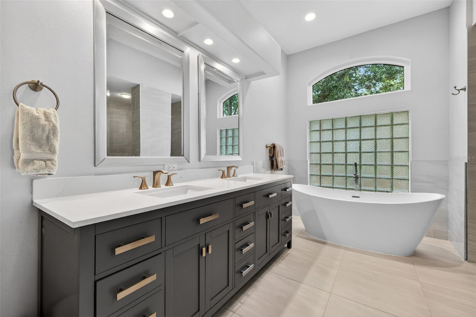 HUNTERS GREEN - Residential
