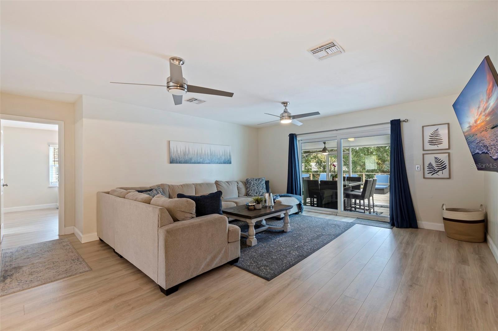 OAKDALE MANOR - Residential
