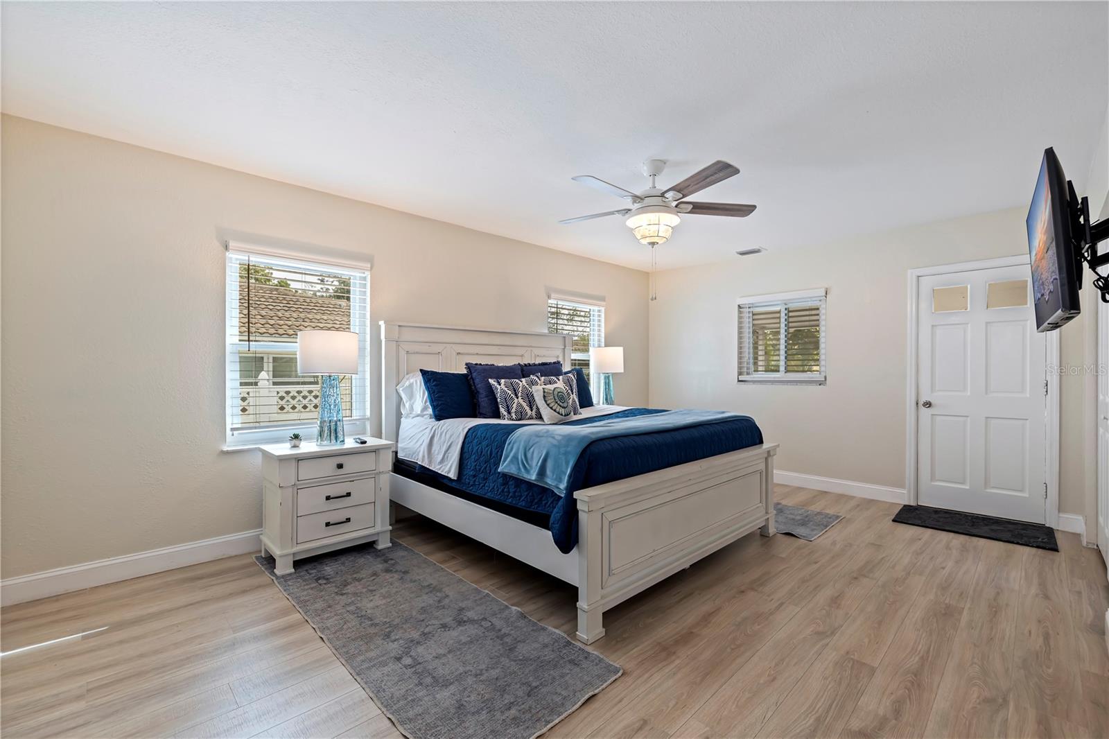 OAKDALE MANOR - Residential