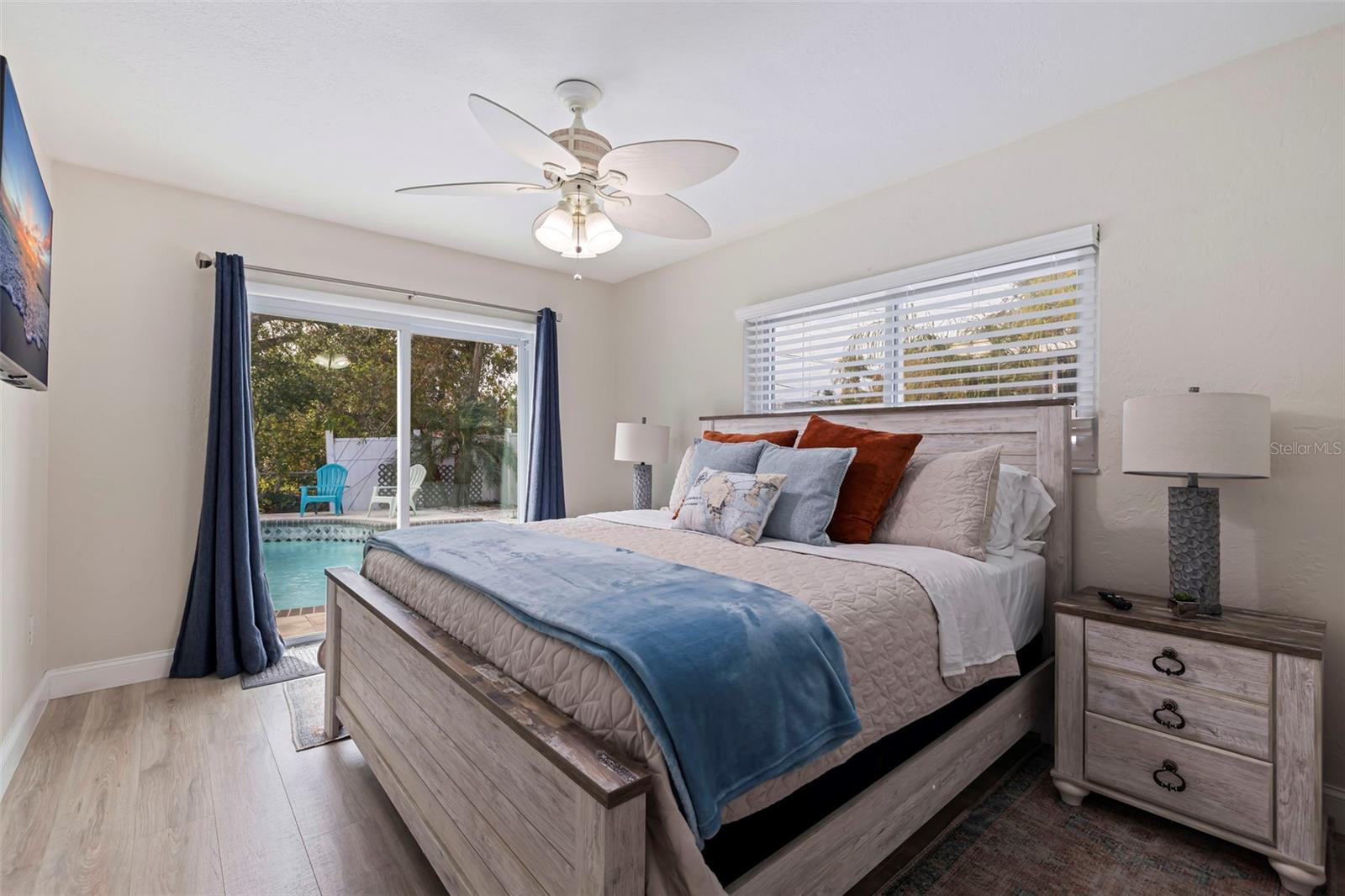 OAKDALE MANOR - Residential