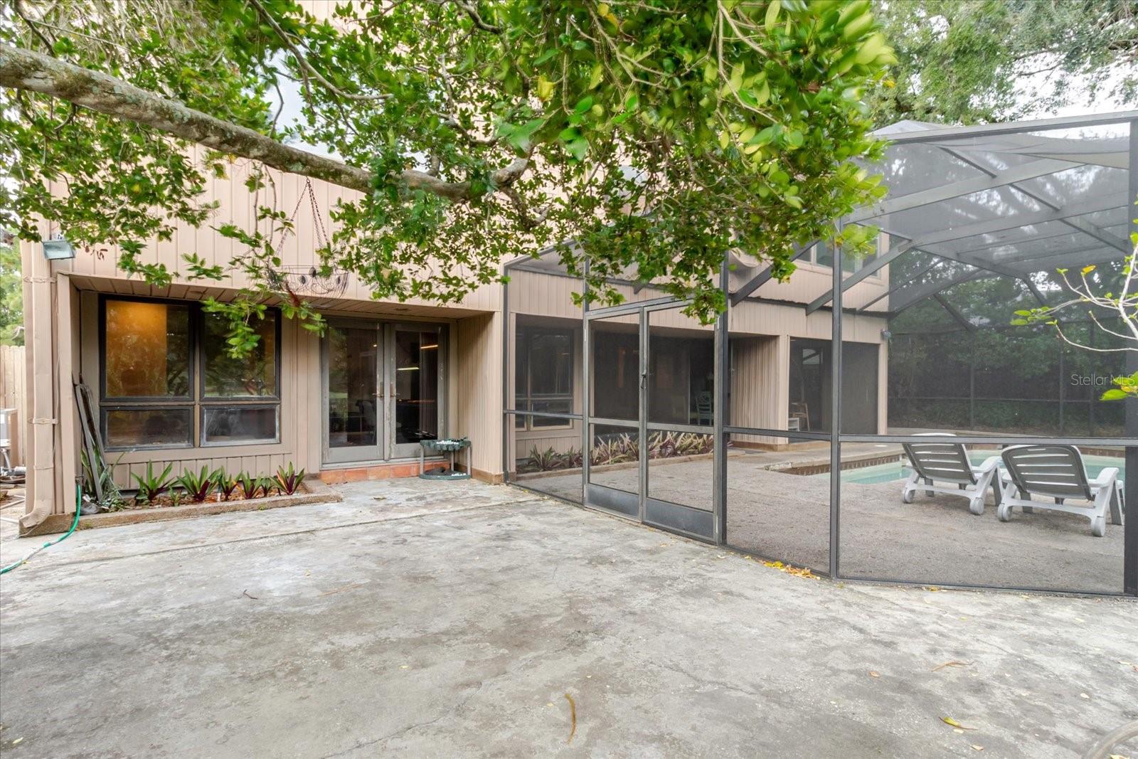 CARROLLWOOD VILLAGE SEC 1 - Residential