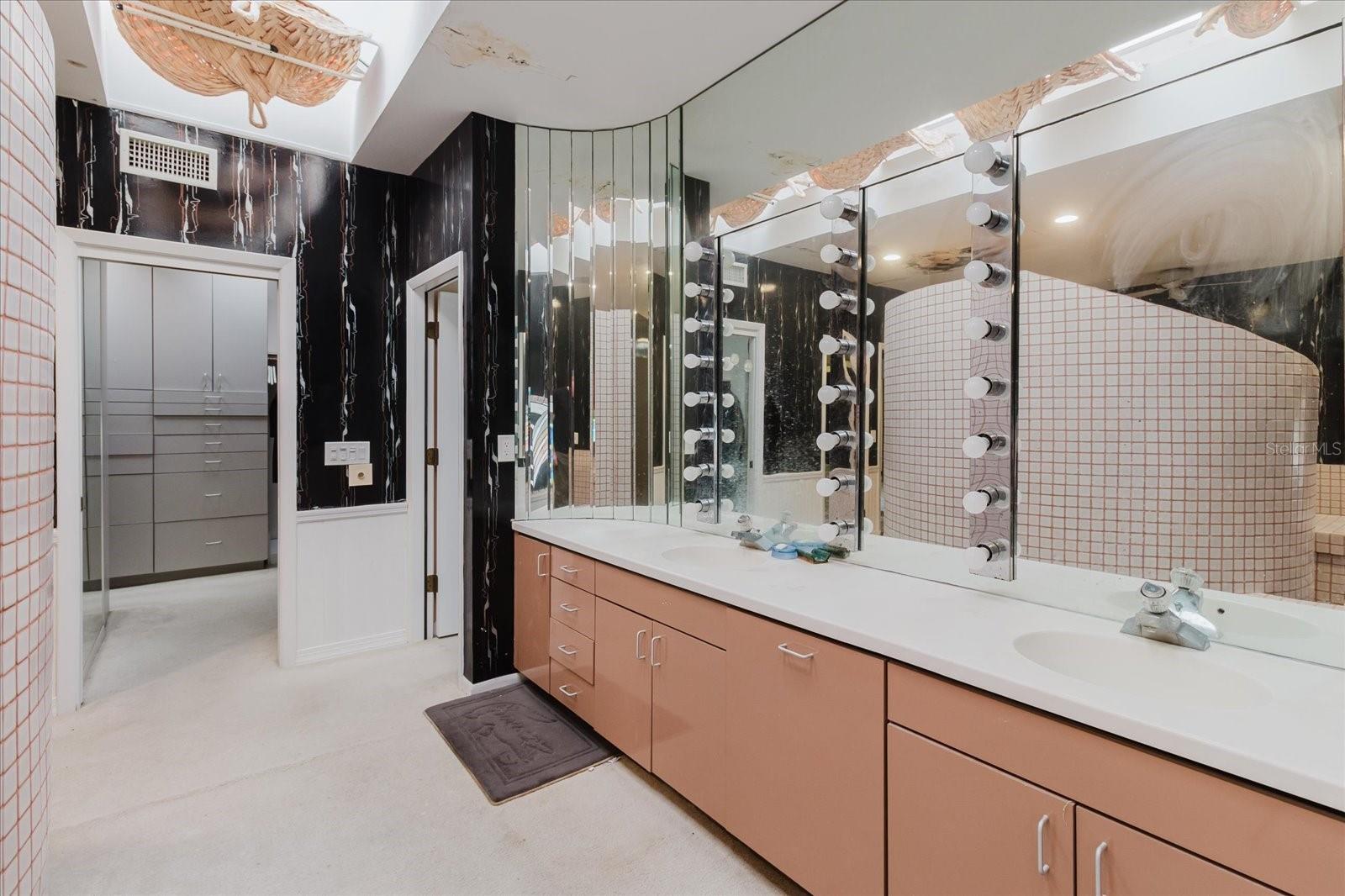 CARROLLWOOD VILLAGE SEC 1 - Residential