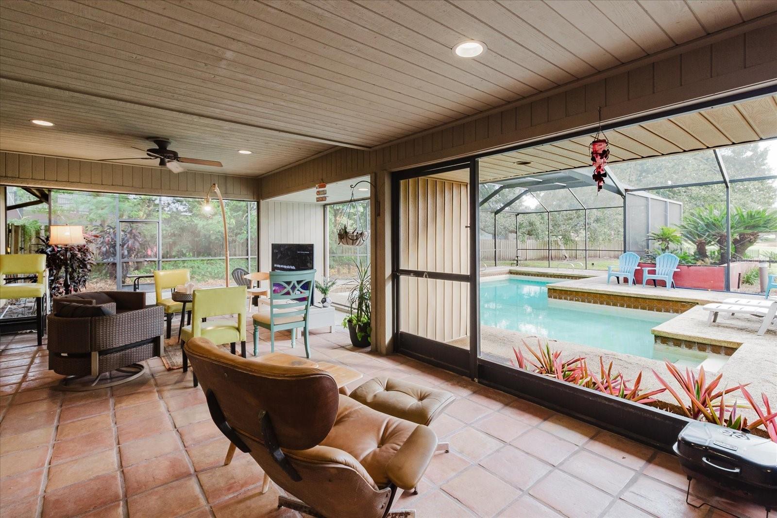 CARROLLWOOD VILLAGE SEC 1 - Residential