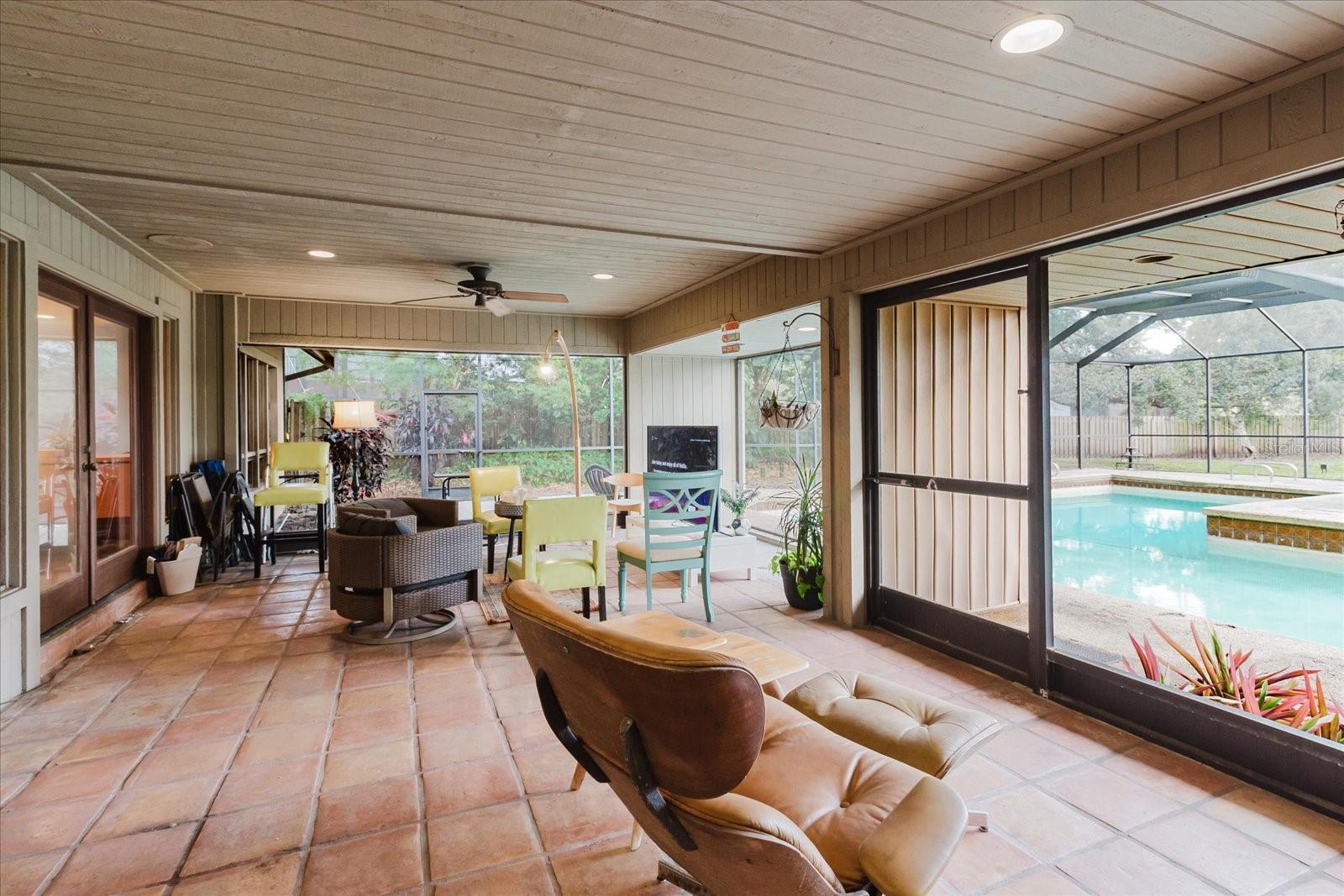 CARROLLWOOD VILLAGE SEC 1 - Residential