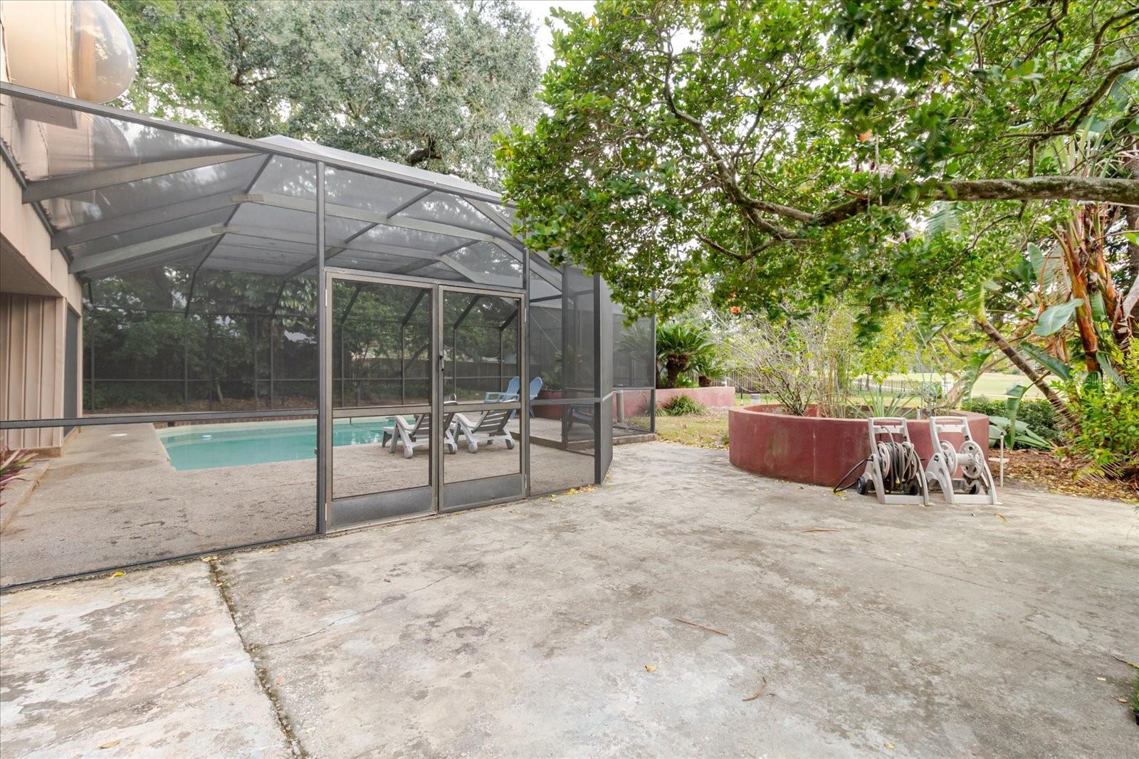 CARROLLWOOD VILLAGE SEC 1 - Residential