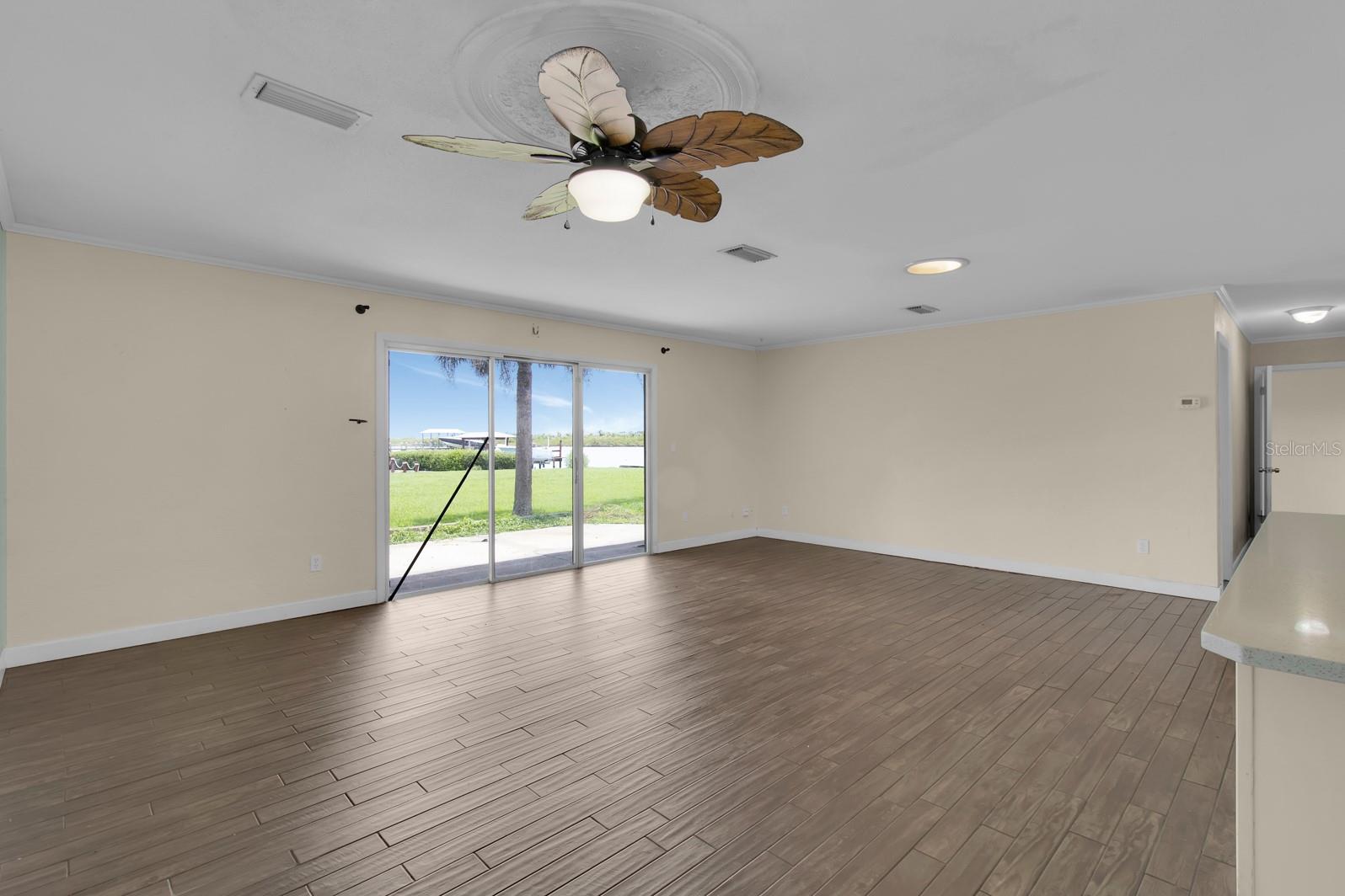 203 PARKWOOD LANE