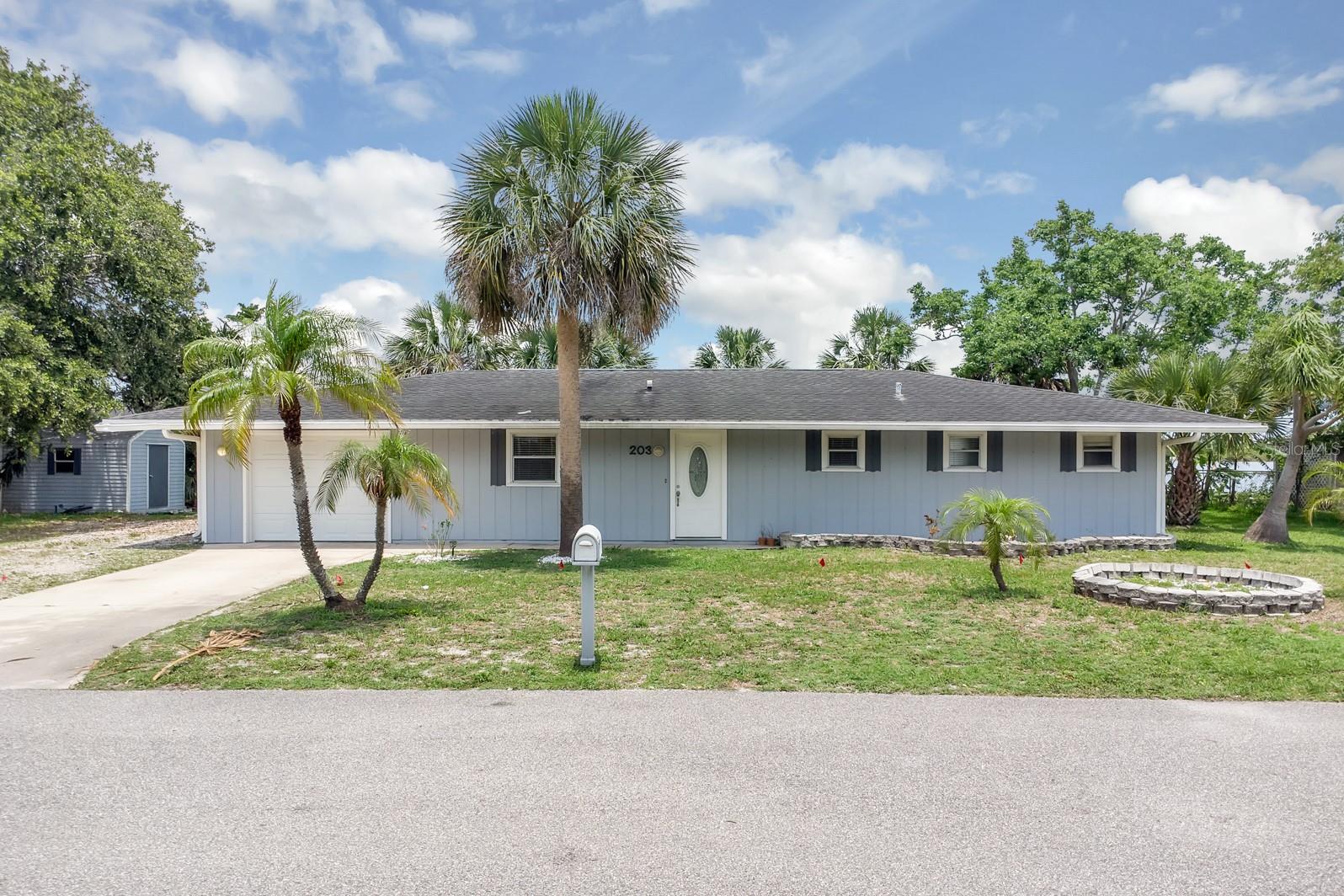 203 PARKWOOD LANE
