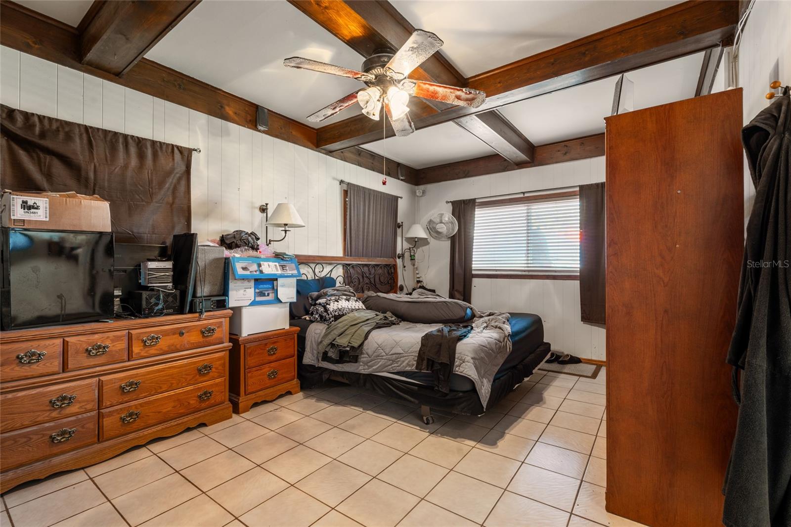 ESQUIRE MANOR - Residential