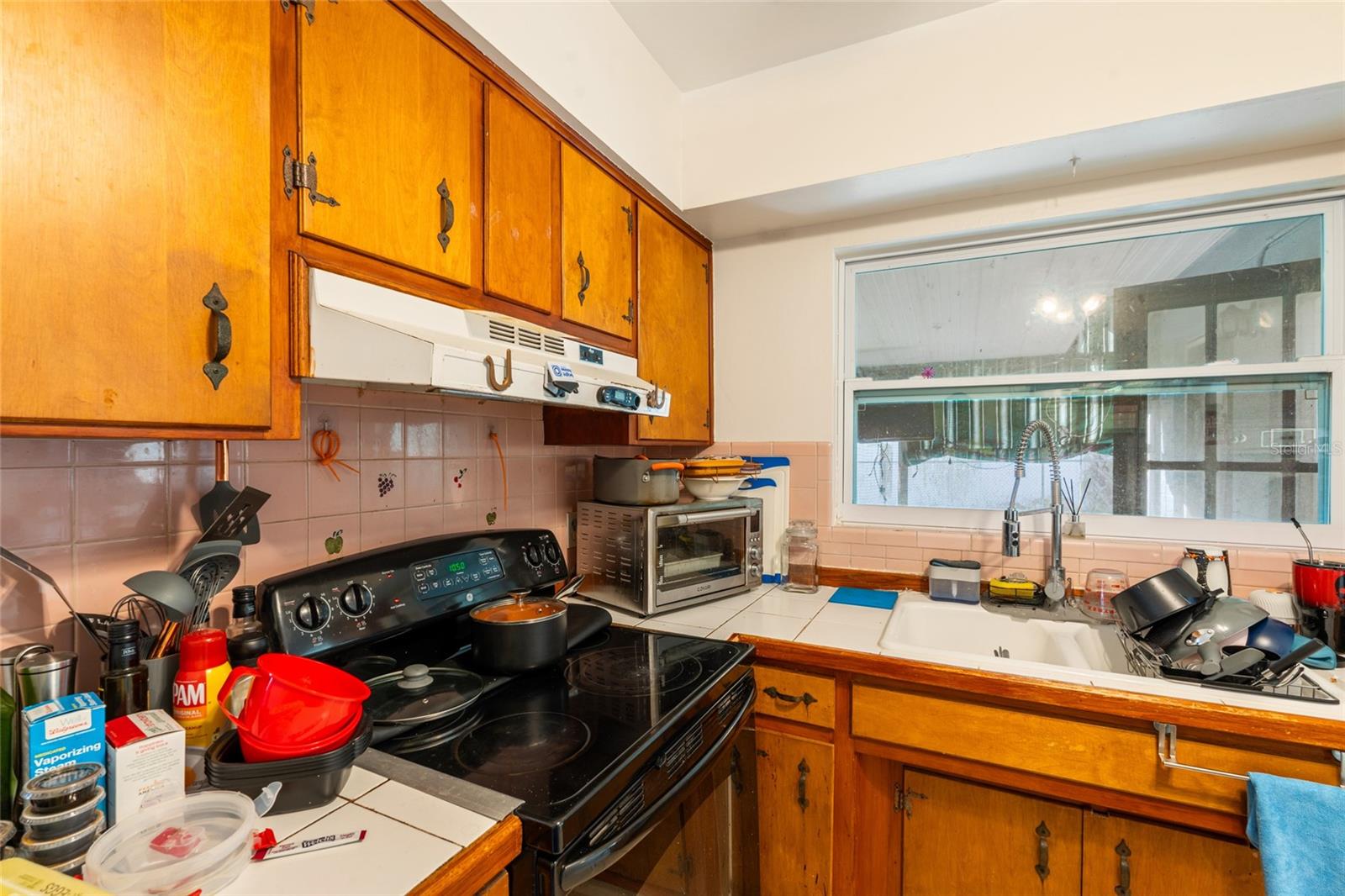 ESQUIRE MANOR - Residential