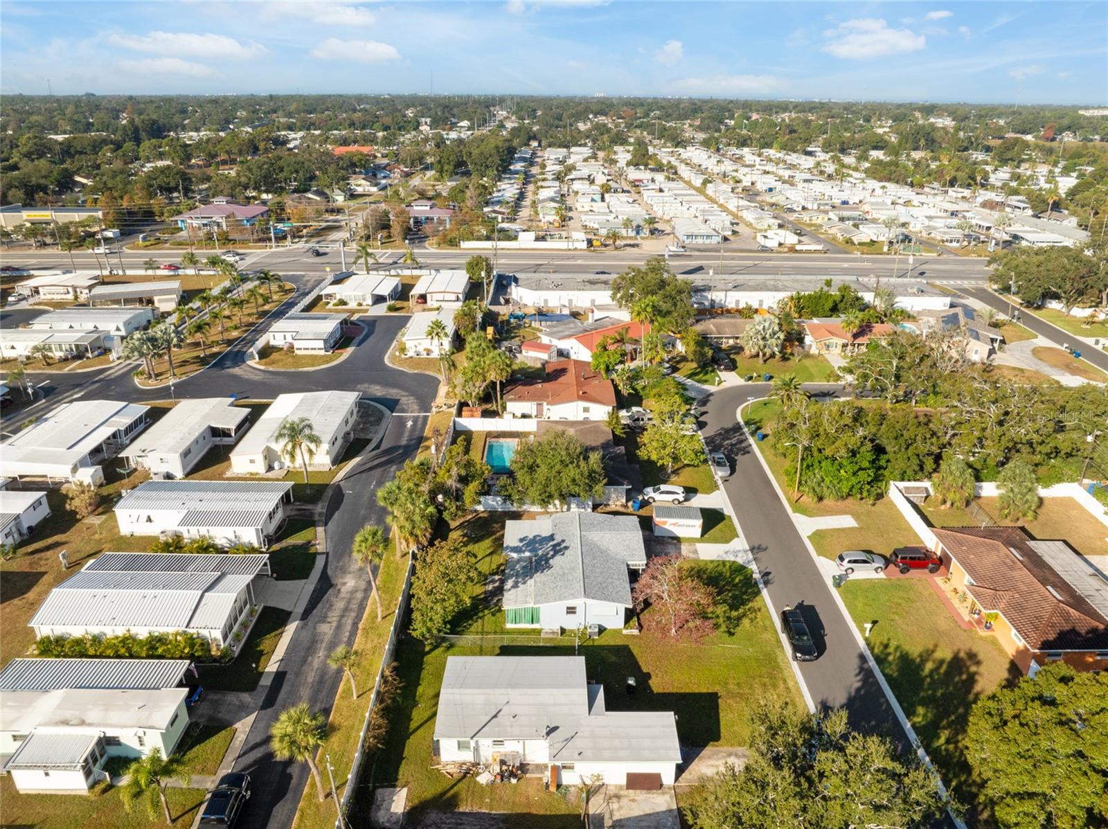 ESQUIRE MANOR - Residential