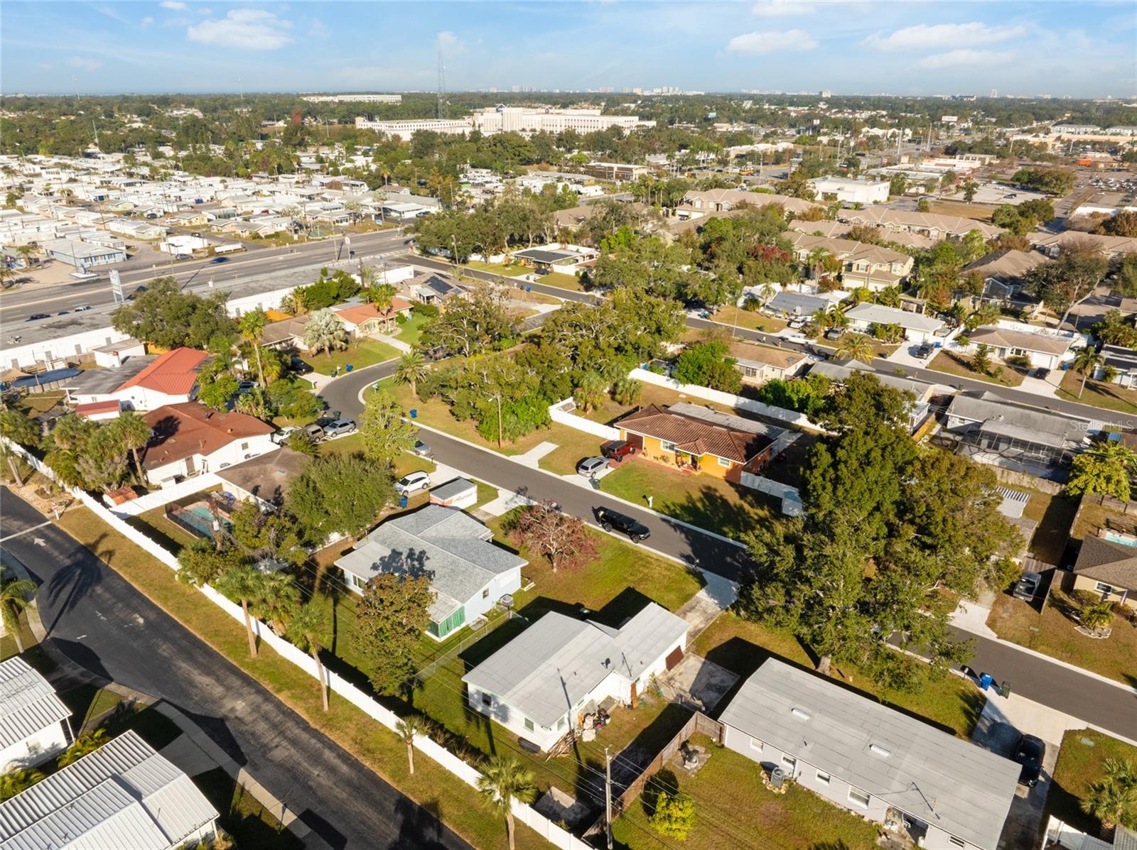 ESQUIRE MANOR - Residential