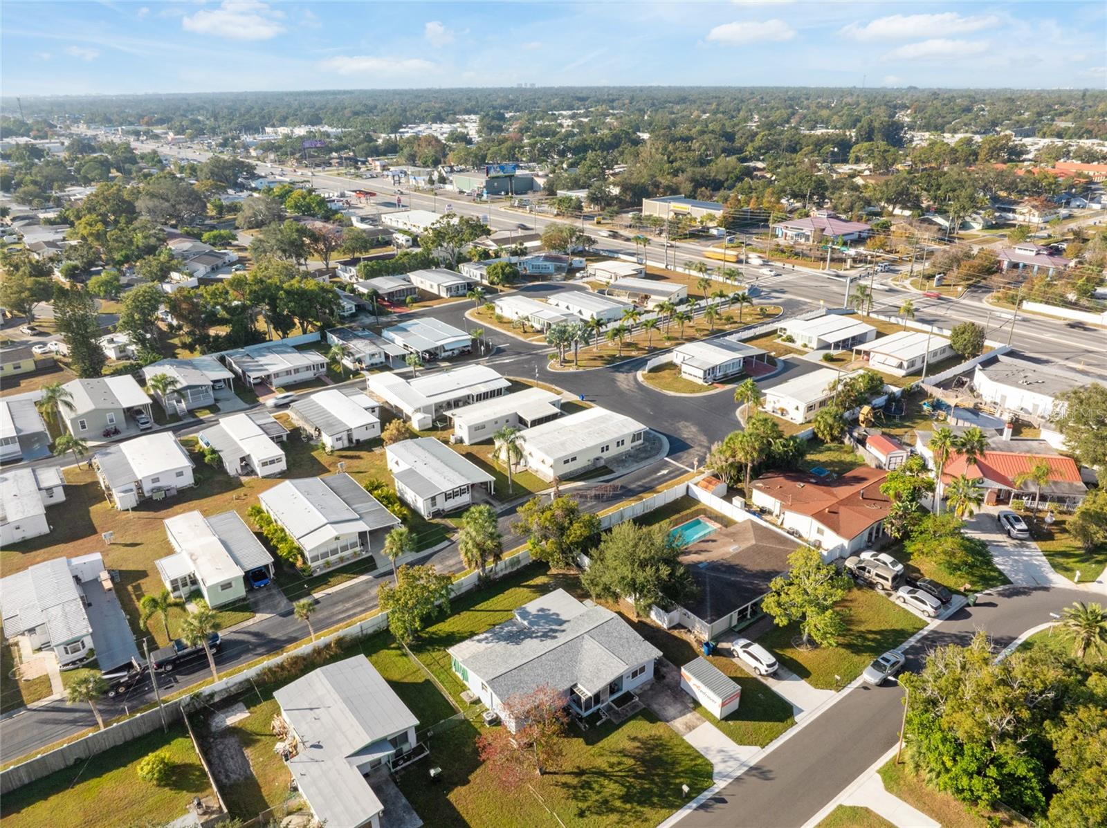 ESQUIRE MANOR - Residential
