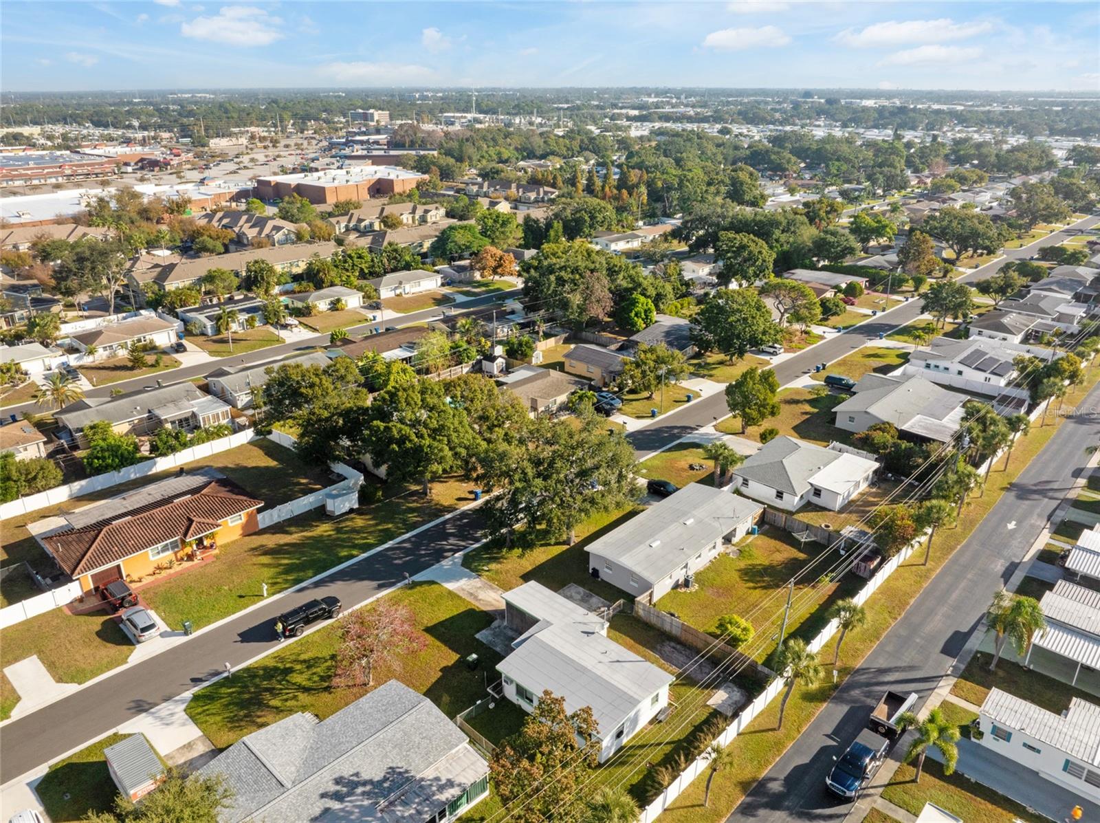 ESQUIRE MANOR - Residential