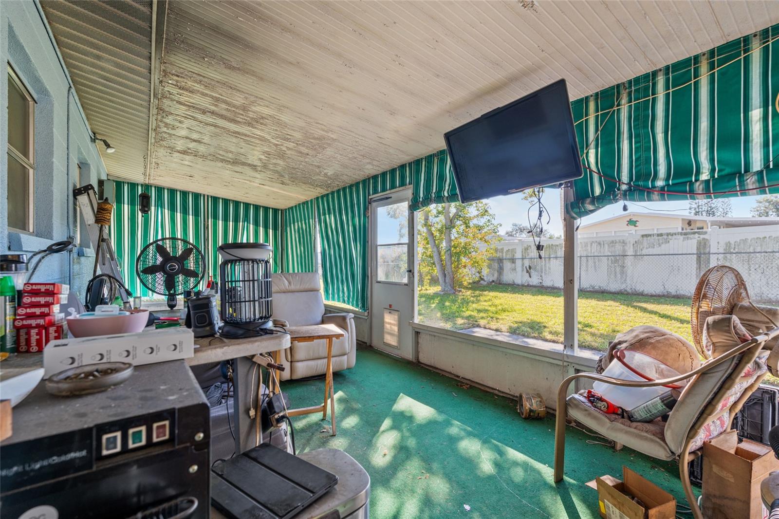 ESQUIRE MANOR - Residential