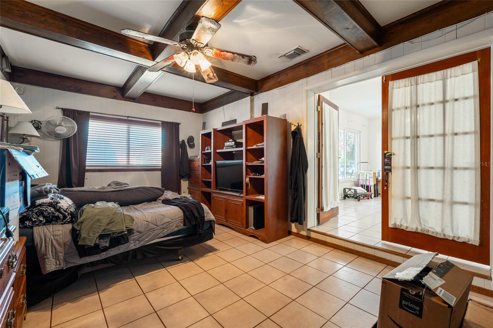 ESQUIRE MANOR - Residential