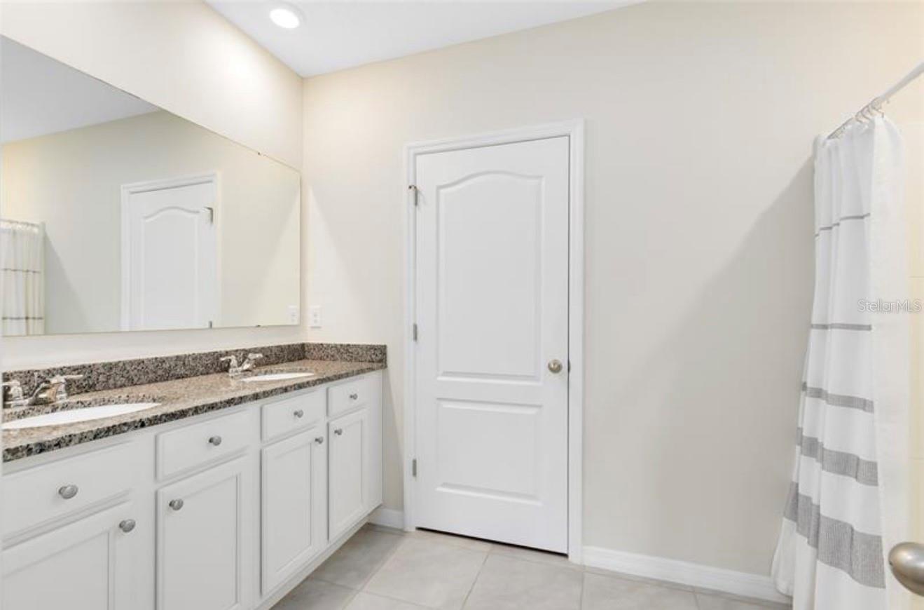 SUNCREST - Commercial Lease