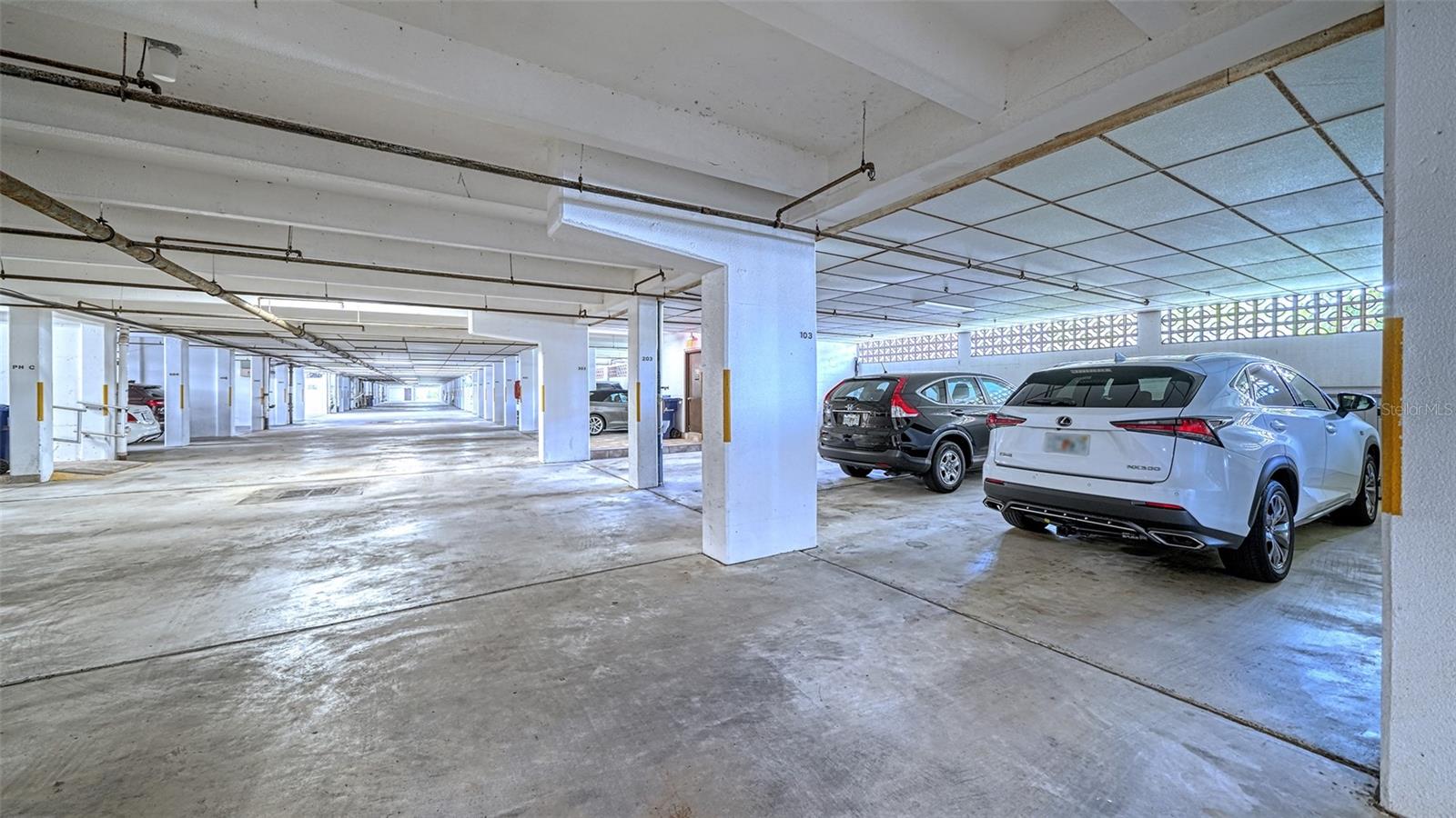 SIESTA HARBOR III - Residential Lease